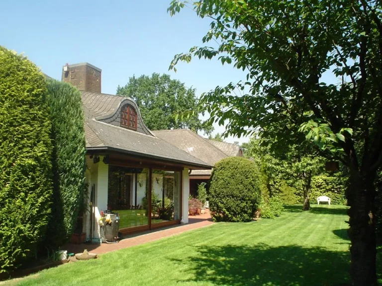 villa mit garten